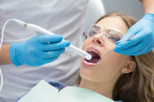 How An Intraoral Camera Helps Long Island Dentists And Patients